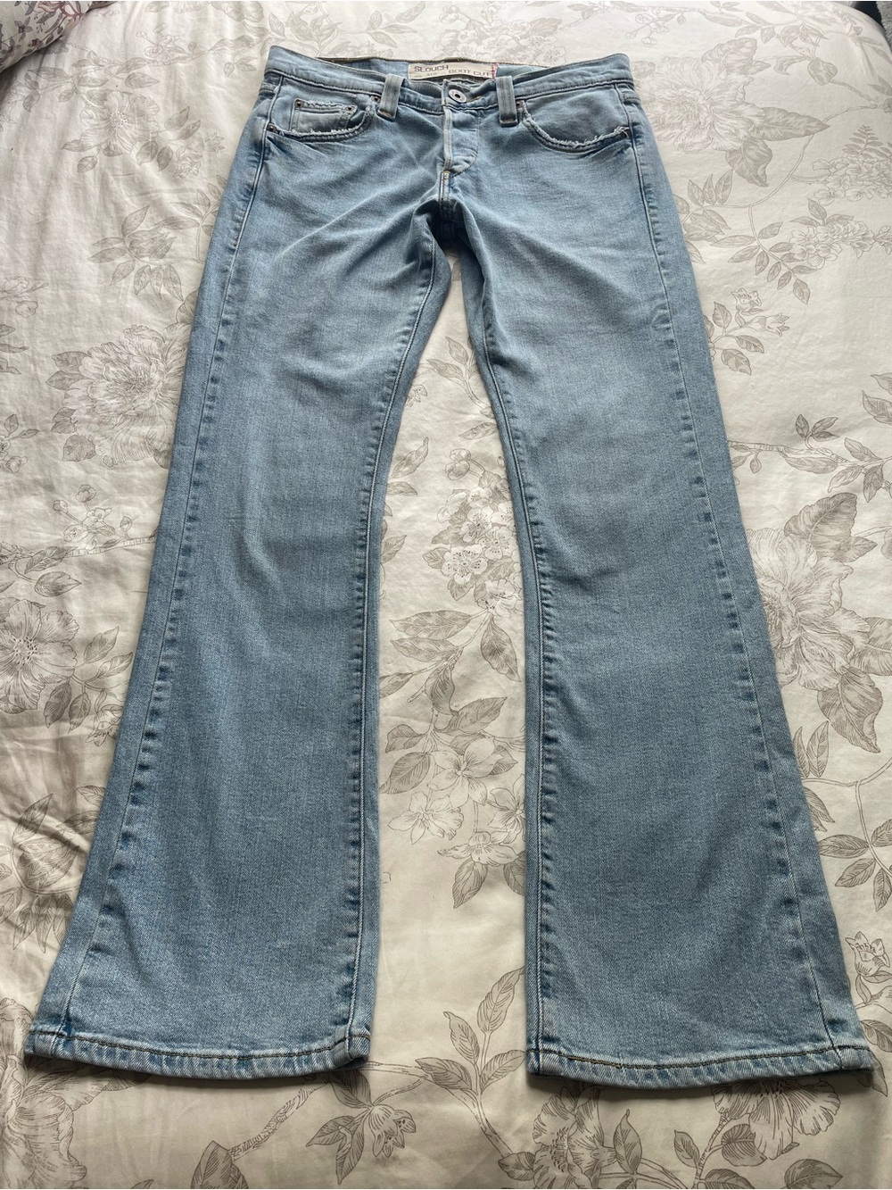 Levi’s Vintage 513 Low Rise Slouch Bootcut 5 Button Fly Y2K Light Wash Classic